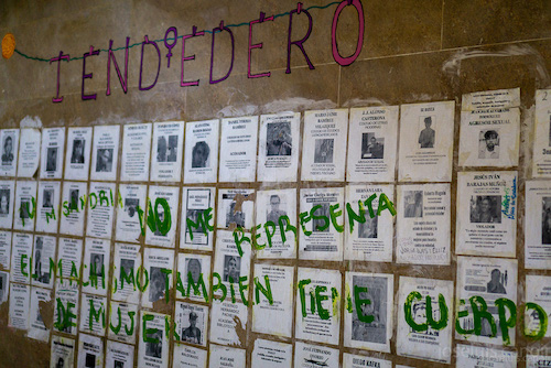 un tenderero con nombres