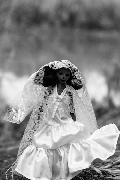 la llorona en frente del río